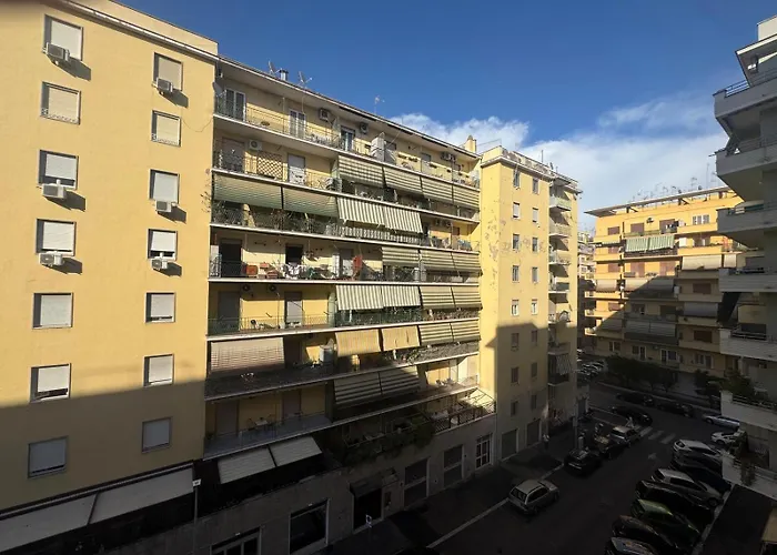 Beyond The Crowds Your Authentic Retreat Appartement Rome